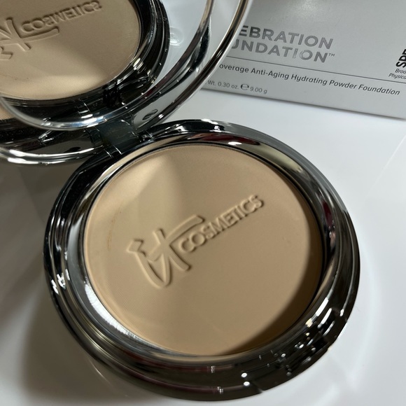 🥧NWT🥧Foundation Light Tone🥧IT Cosmetics🥧SPF 50+ 🥧Anti-Aging Foundation - Picture 11 of 11